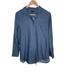 Ann Taylor womens Petite Chambray Button Up Collared Top size medium Petite